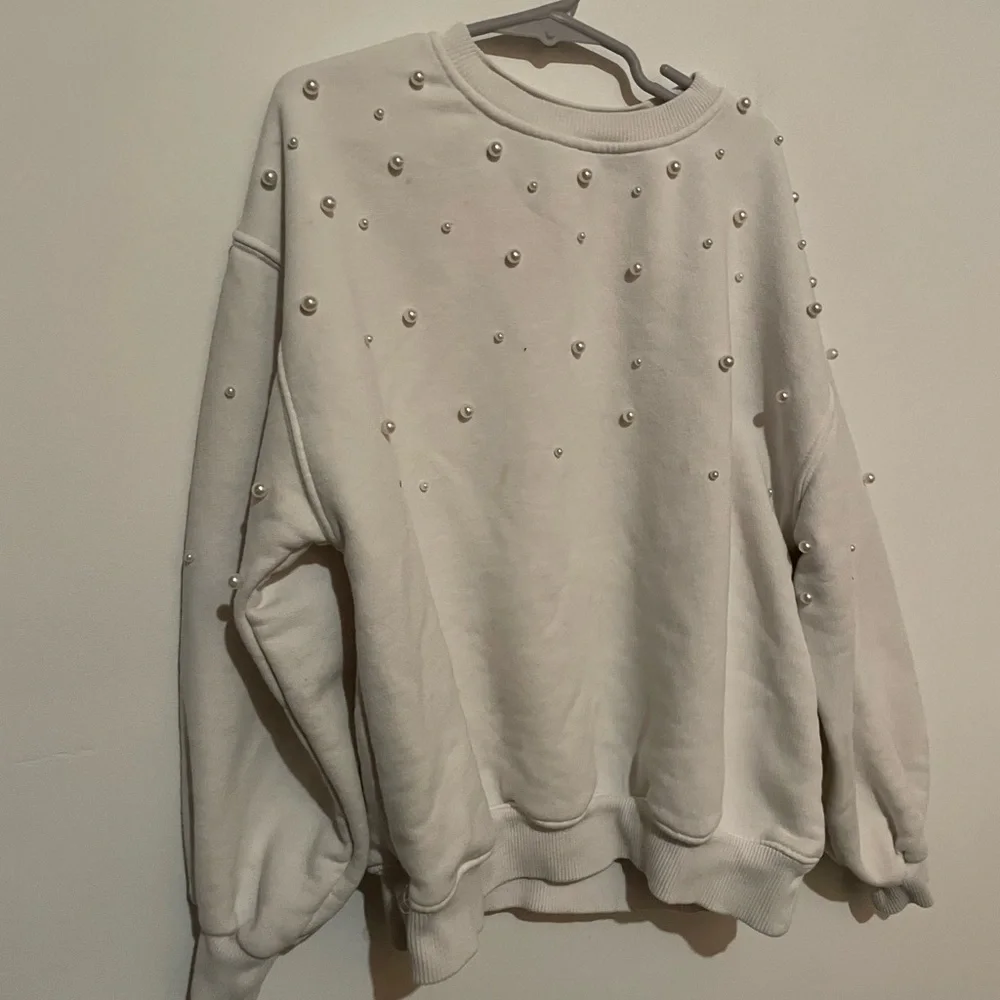 Zara White Sweatshirt‎ SZ 8-9 Pearl Detail Long Sleeve Cottagecore Casual girls